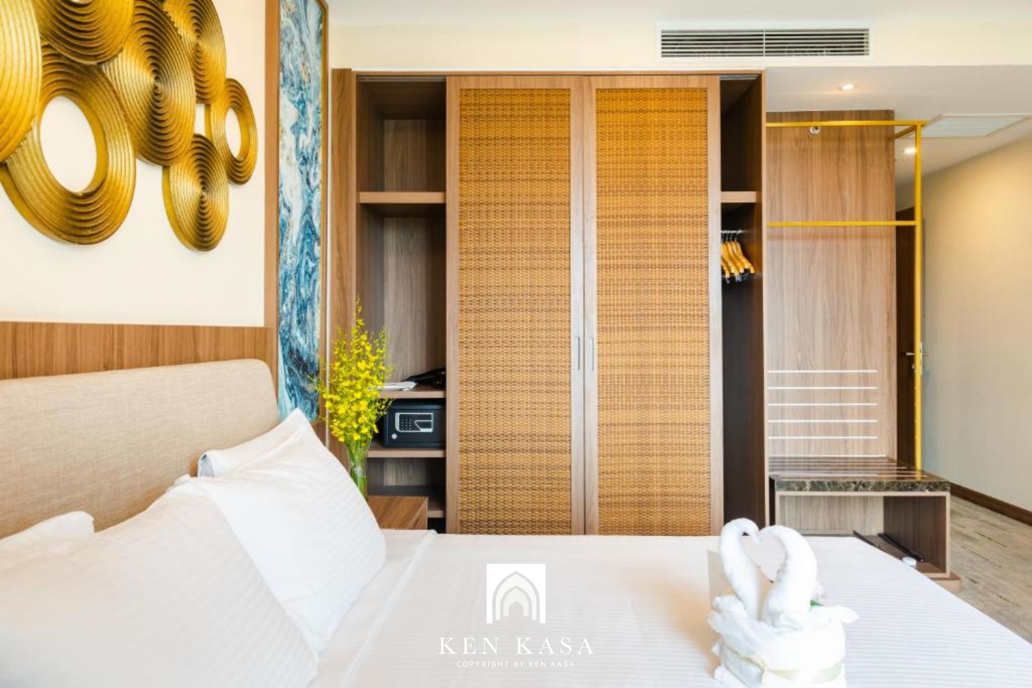 không gian phòng ngủ của Muong Thanh Luxury Ha Long Residence